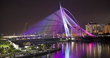 The Loft Plaza Hotel