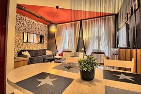 Logicasa Apartment Tower Gate