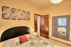 Logicasa Apartment Tower Gate