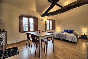 Logicasa Apartment Tower Gate