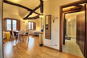 Logicasa Apartment Tower Gate