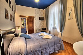 Logicasa Apartment Tower Gate