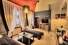 Logicasa Apartment Tower Gate