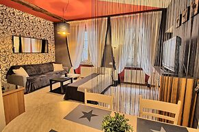 Logicasa Apartment Tower Gate