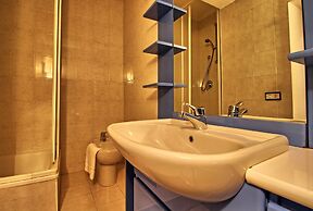 Logicasa Apartment Tower Gate