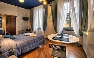 Logicasa Apartment Tower Gate