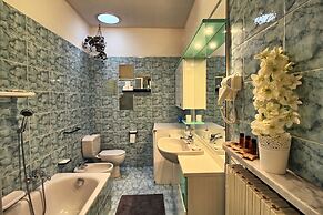 Logicasa Apartment Tower Gate