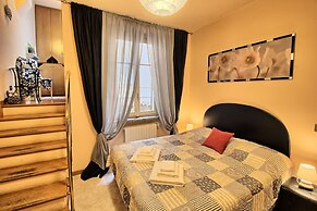 Logicasa Apartment Tower Gate