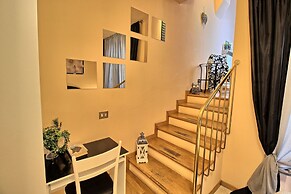 Logicasa Apartment Tower Gate