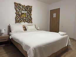 Monte Carlo Palace Rooms