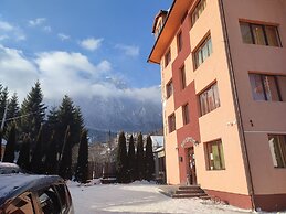 Iri Busteni Hotel