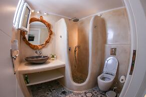 Villa Elina Suites And More