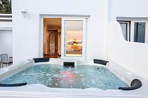 Villa Elina Suites And More