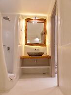 Villa Elina Suites And More