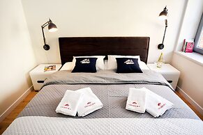 Golden Sun Apartments - Port