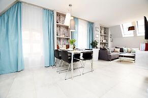 Golden Sun Apartments - Port