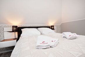 Golden Sun Apartments - Port