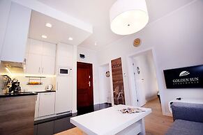 Golden Sun Apartments - Port