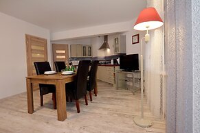 Golden Sun Apartments - Port