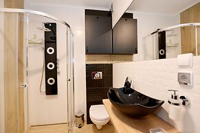 Golden Sun Apartments - Port