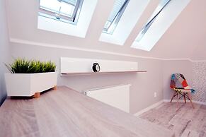 Golden Sun Apartments - Port