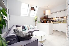 Golden Sun Apartments - Port