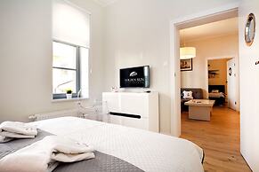 Golden Sun Apartments - Port