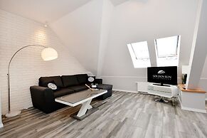 Golden Sun Apartments - Port