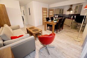 Golden Sun Apartments - Port