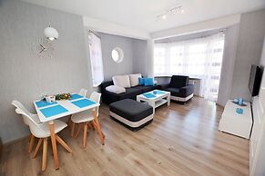 Golden Sun Apartments - Port