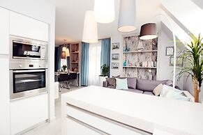 Golden Sun Apartments - Port