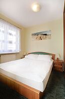 Golden Sun Apartments - Port