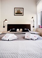 Golden Sun Apartments - Port