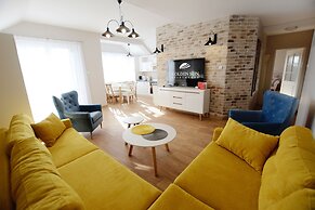 Golden Sun Apartments - Port