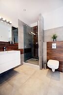 Golden Sun Apartments - Port