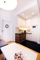 Golden Sun Apartments - Port