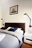 Golden Sun Apartments - Port