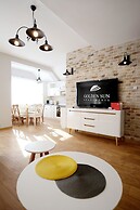 Golden Sun Apartments - Port