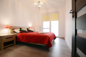 Golden Sun Apartments- Polanki