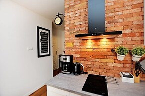 Golden Sun Apartments- Polanki