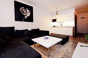 Golden Sun Apartments- Polanki