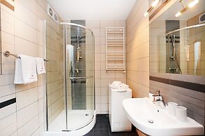 Golden Sun Apartments- Polanki