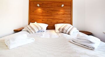 Golden Sun Apartments- Polanki