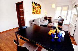 Golden Sun Apartments- Polanki