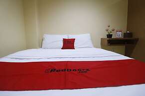 RedDoorz near ITC Cempaka Mas