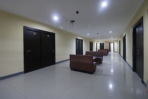 RedDoorz near ITC Cempaka Mas