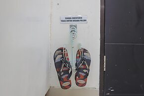 RedDoorz Plus @ K23 Rungkut Madya