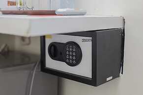 RedDoorz Plus @ K23 Rungkut Madya