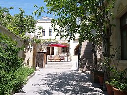 Karadut Cave Hotel