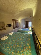 Karadut Cave Hotel